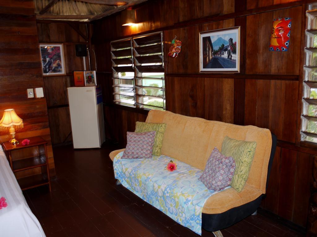 Green Parrot Beach Houses And Resort Placencia Luaran gambar