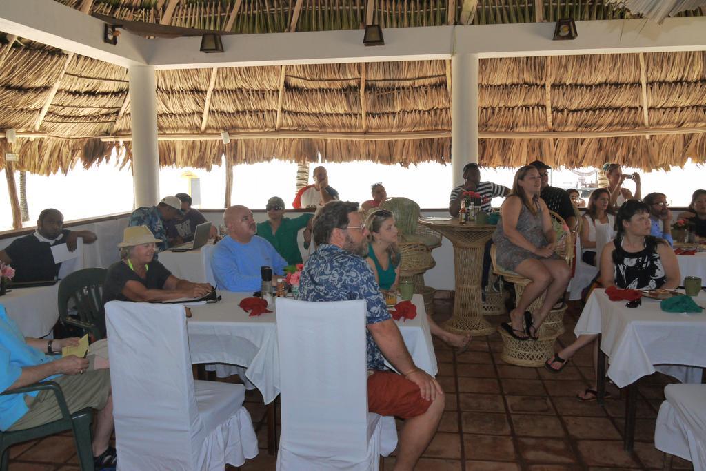 Green Parrot Beach Houses And Resort Placencia Luaran gambar