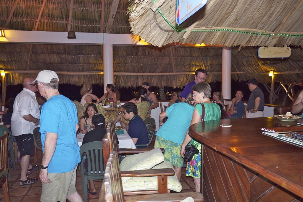 Green Parrot Beach Houses And Resort Placencia Luaran gambar