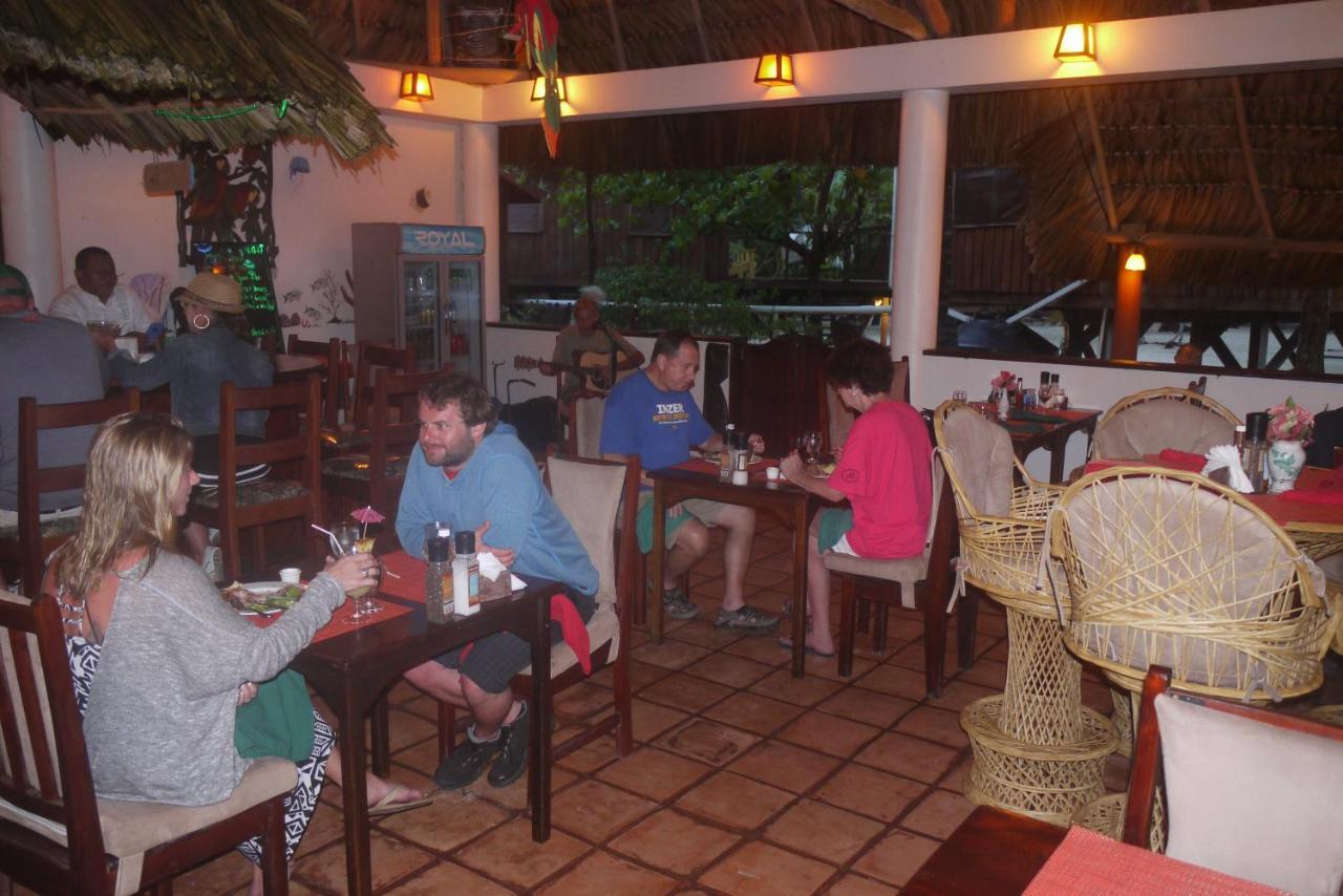 Green Parrot Beach Houses And Resort Placencia Luaran gambar